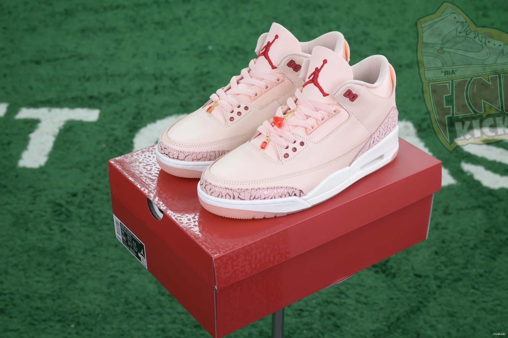 3 Jordan Valentine's Air Jordan Day 0204